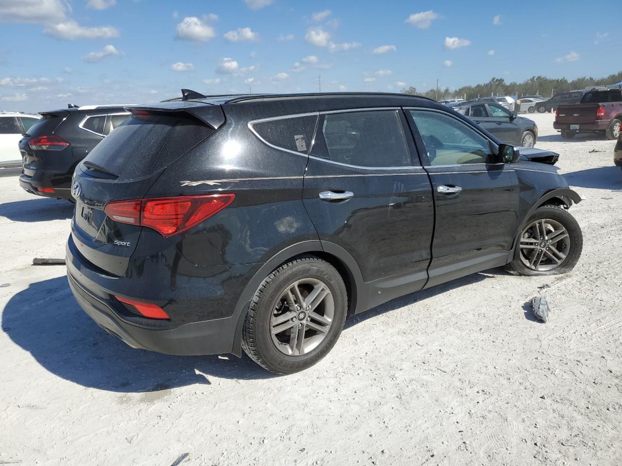 2017 Hyundai Santa Fe Sport vin: 5XYZU3LB7HG410875