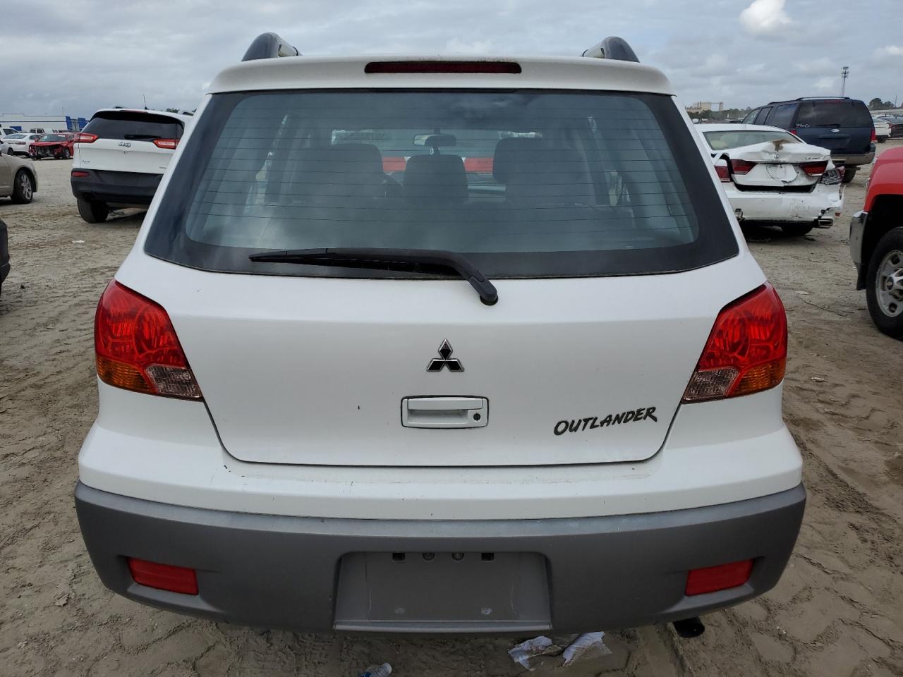 JA4LX31G63U102402 2003 Mitsubishi Outlander Ls