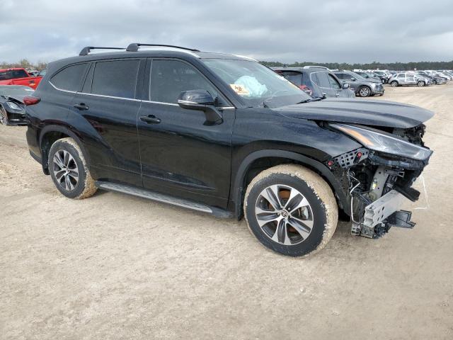 VIN 5TDGZRAH5NS141647 2022 Toyota Highlander, Xle no.4