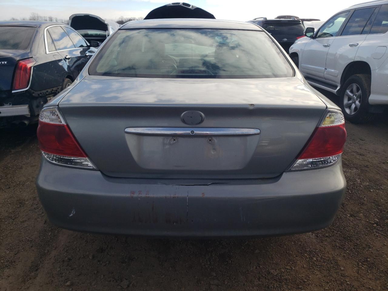 4T1BF30K95U621033 2005 Toyota Camry Le