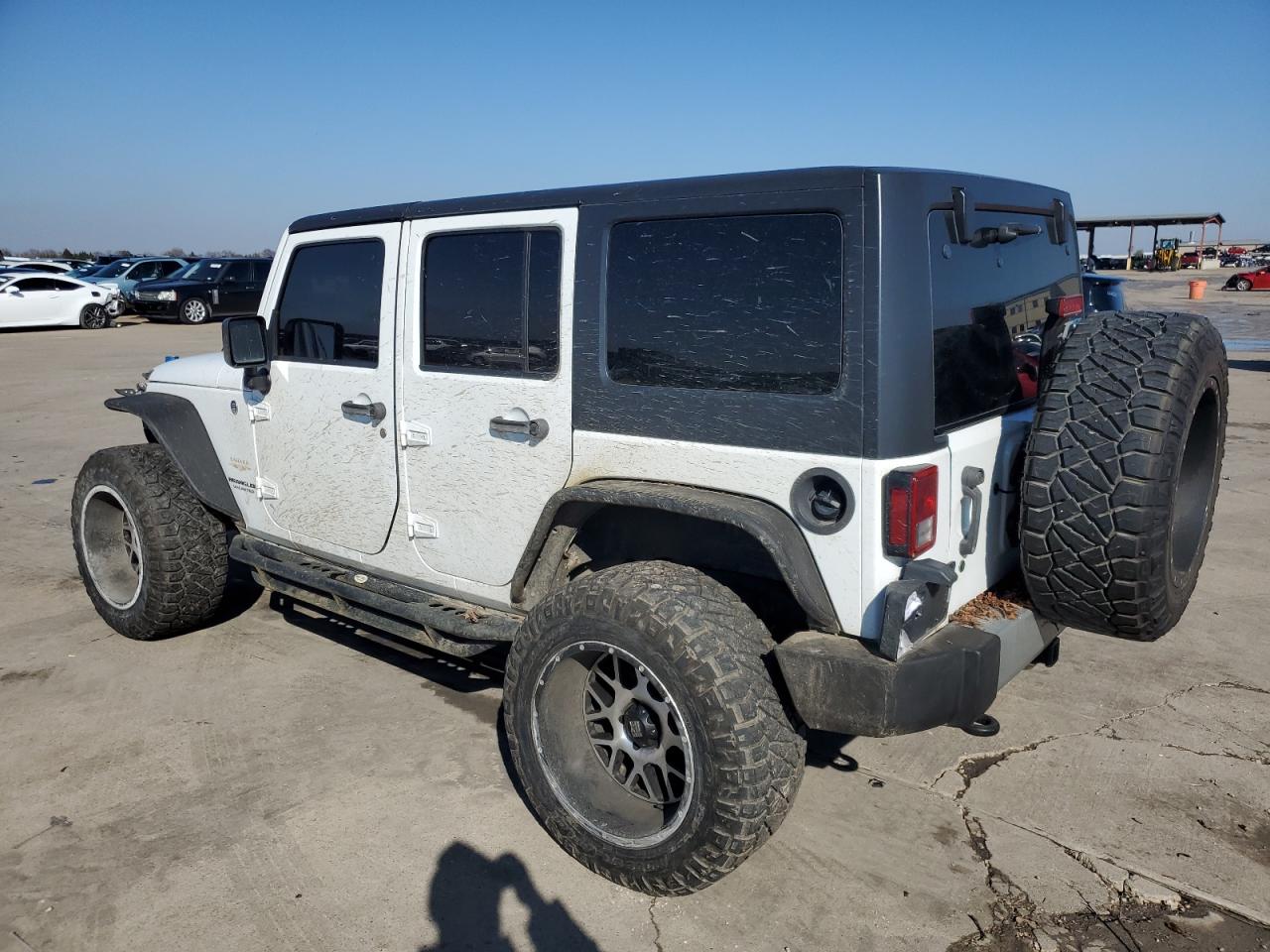 1C4BJWEG9EL293224 2014 Jeep Wrangler Unlimited Sahara