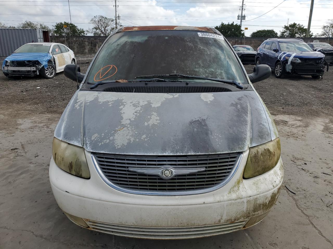 2C4GP54L12R675165 2002 Chrysler Town & Country Lxi