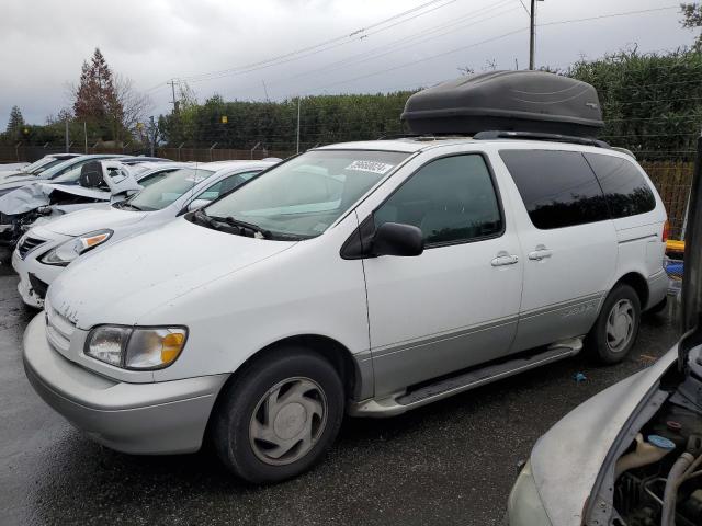 1999 Toyota Sienna LE