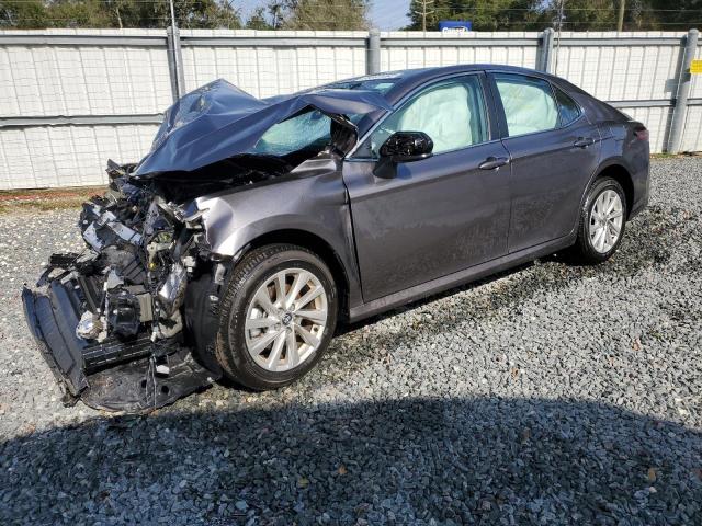 Lot #2443422726 2024 TOYOTA CAMRY LE salvage car
