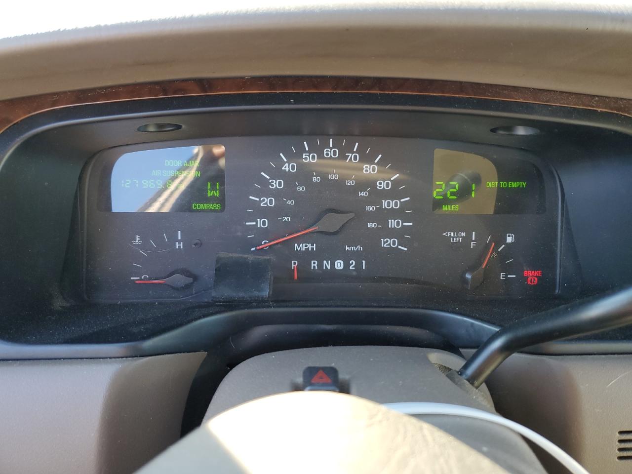 1LNFM83W7WY692602 1998 Lincoln Town Car Cartier 1LNFM83W7WY692602 1998 Lincoln Town Car Cartier