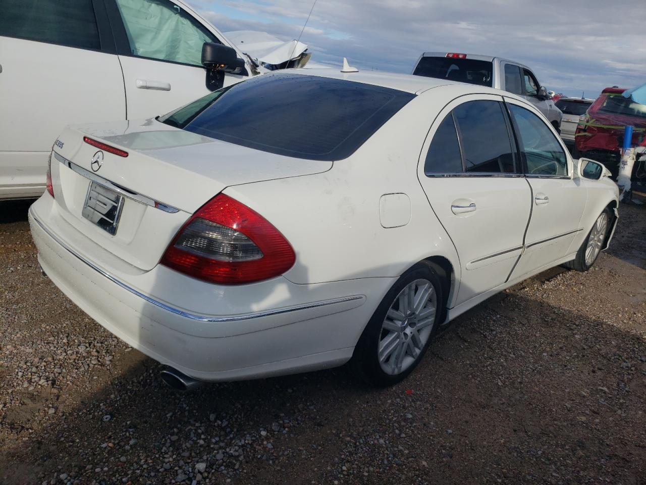 WDBUF56X37B142597 2007 Mercedes-Benz E 350