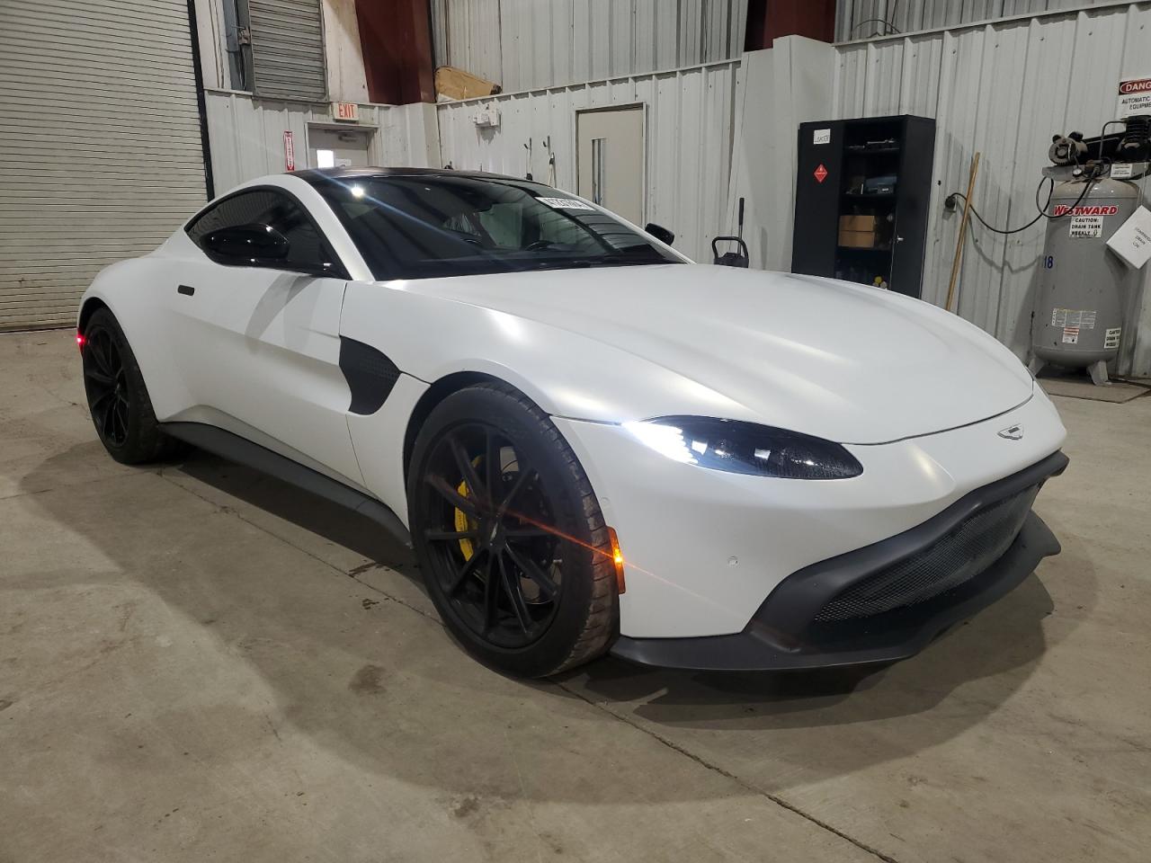 2019 Aston Martin Vantage vin: SCFSMGAWXKGN01417