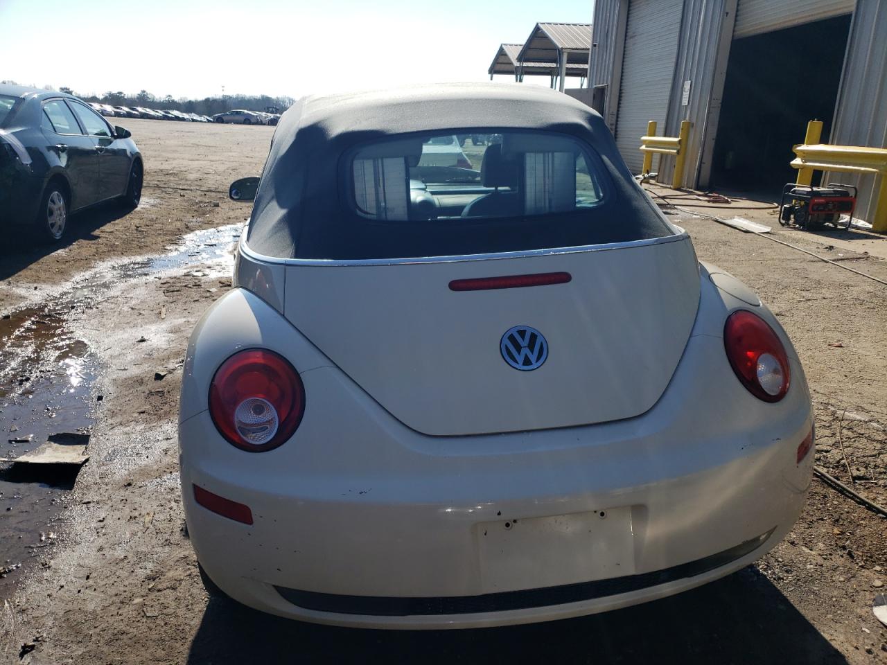 3VWRF31Y38M405674 2008 Volkswagen New Beetle Convertible Se