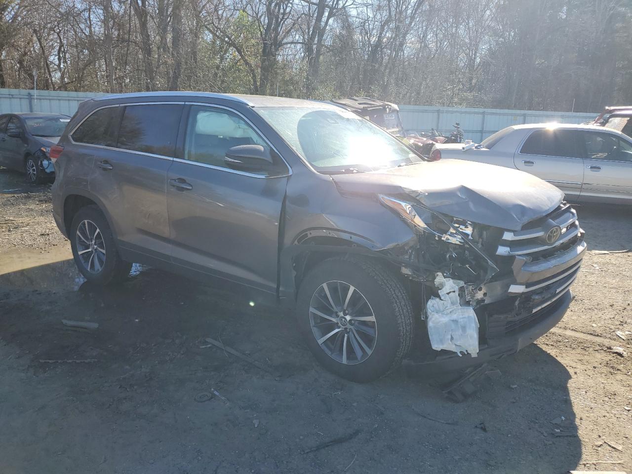 5TDKZRFHXJS541250 2018 Toyota Highlander Se