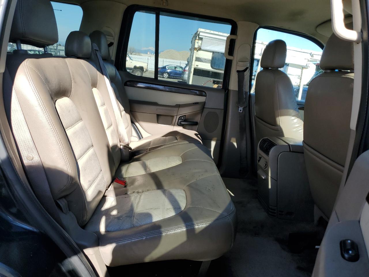 1FMZU74W44UB32160 2004 Ford Explorer Eddie Bauer