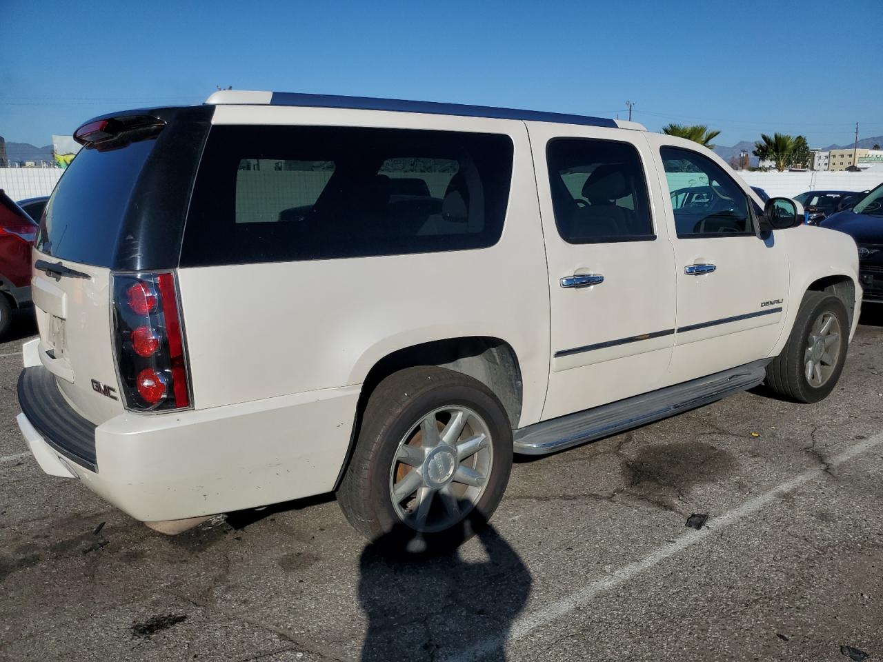 1GKS2MEF8CR233653 2012 GMC Yukon Xl Denali