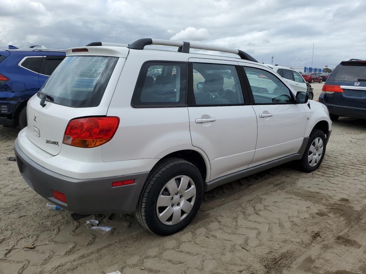 JA4LX31G63U102402 2003 Mitsubishi Outlander Ls