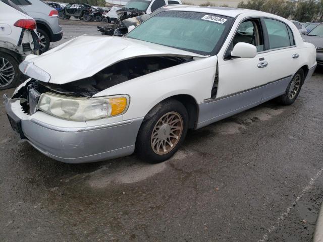 2001 Lincoln Town Car Signature