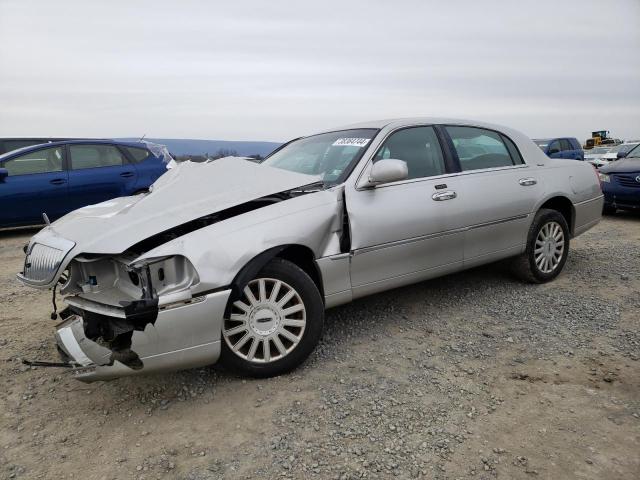 2005 Lincoln Town Car Signature