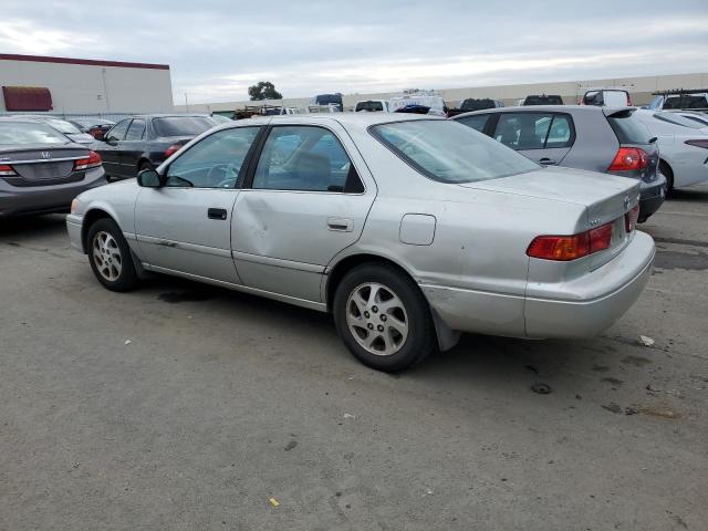 2001 Toyota Camry Le VIN: 4T1BF22K61U116195 Lot: 38674034