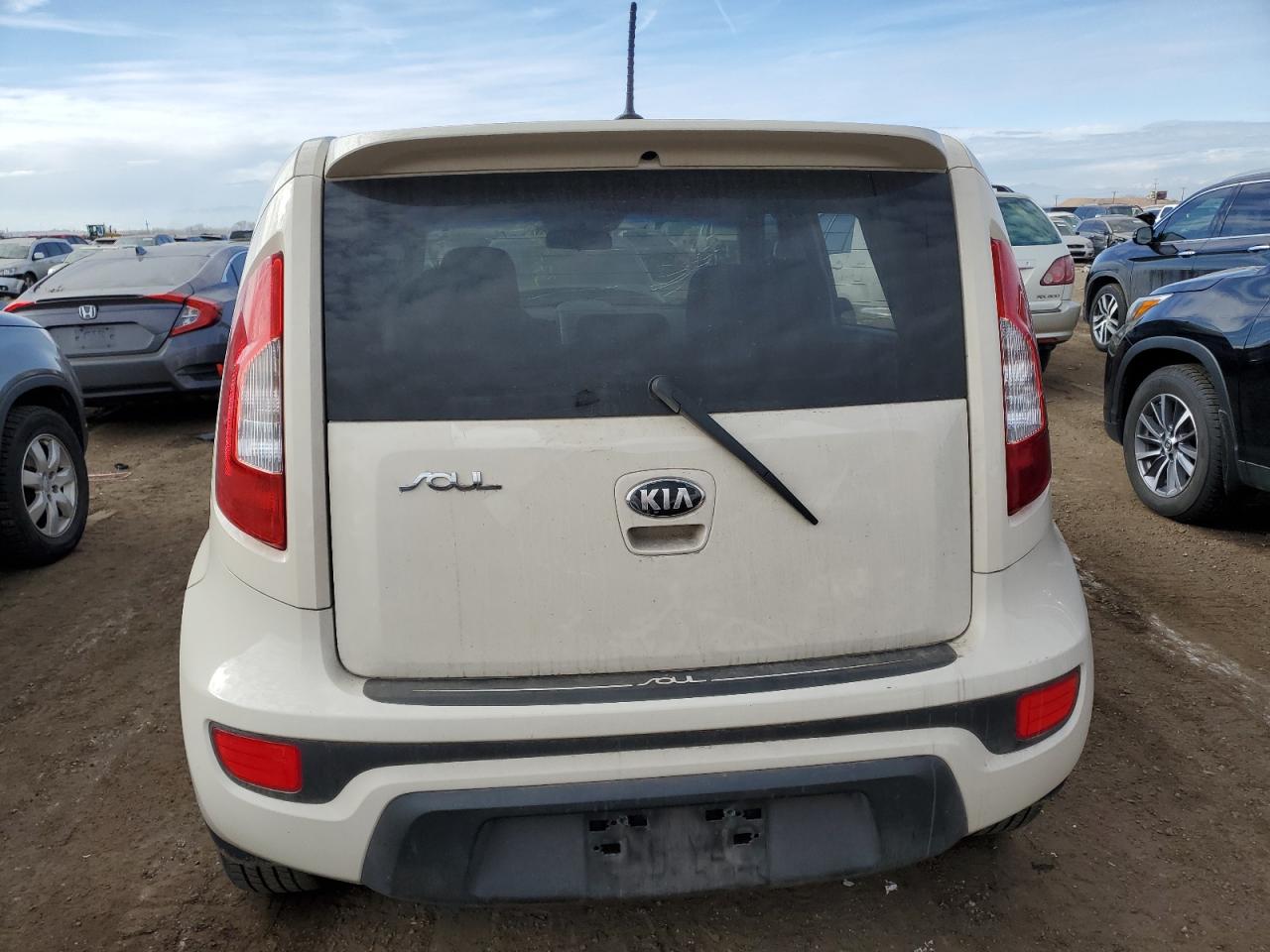 KNDJT2A60D7558275 2013 Kia Soul +