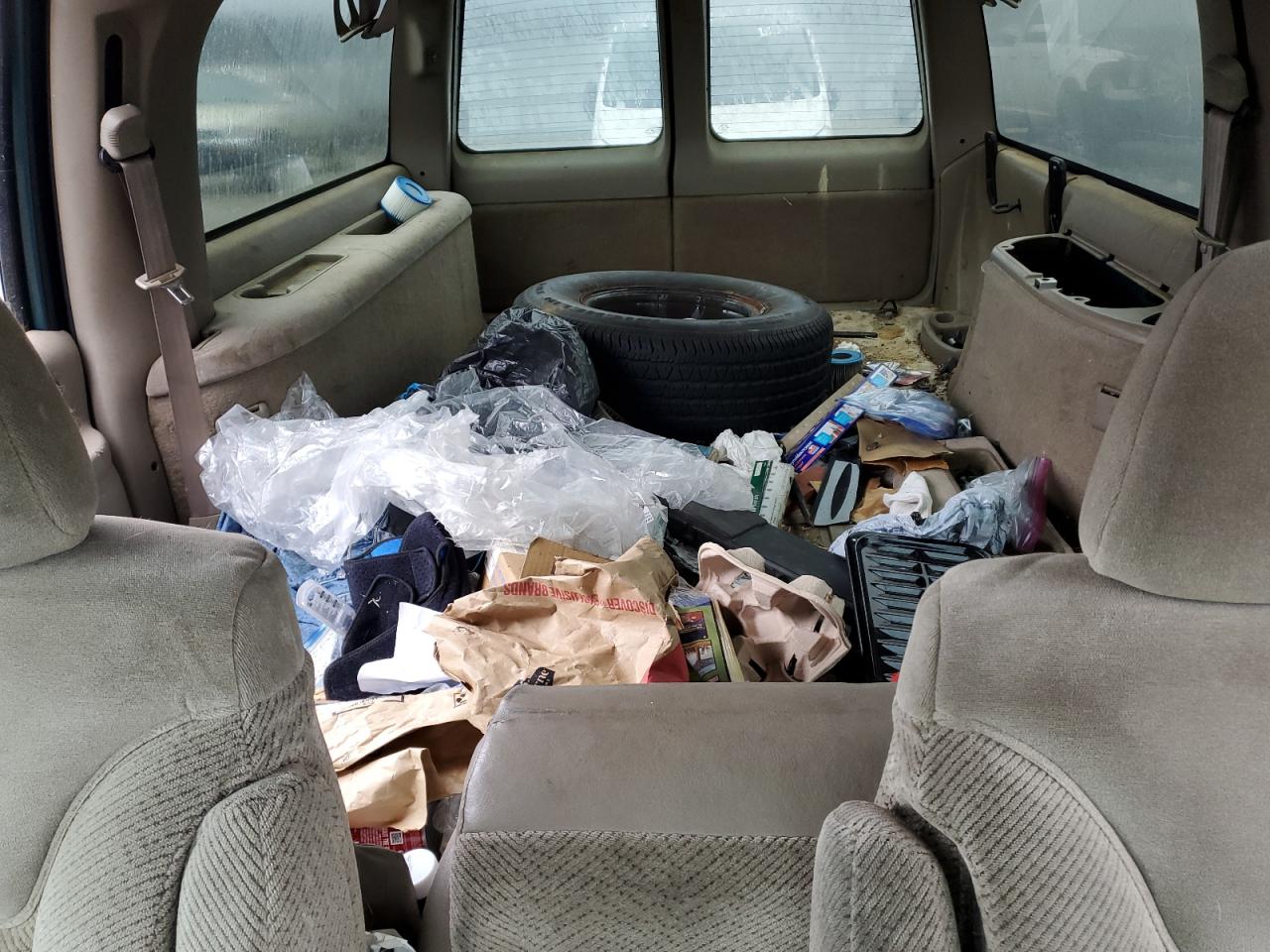 1GKEC16R0XJ794712 1999 GMC Suburban C1500