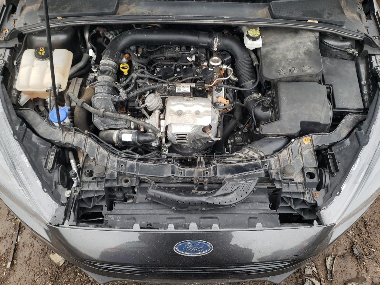 VIN: 1FADP3FE5JL260000 2018 FORD FOCUS