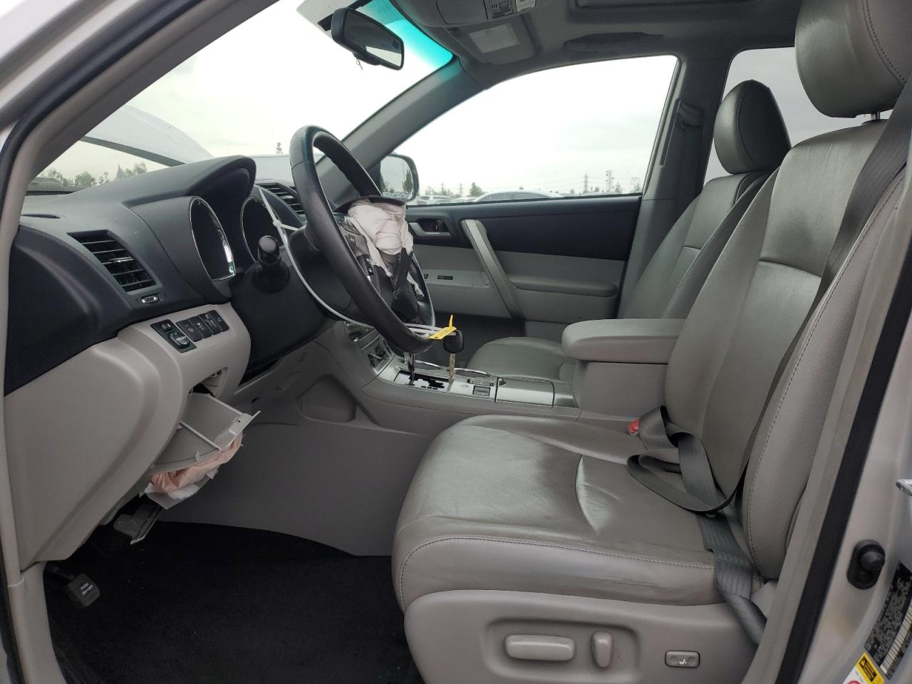 5TDBK3EH5DS211572 2013 Toyota Highlander Base 5TDBK3EH5DS211572 2013 Toyota Highlander Base