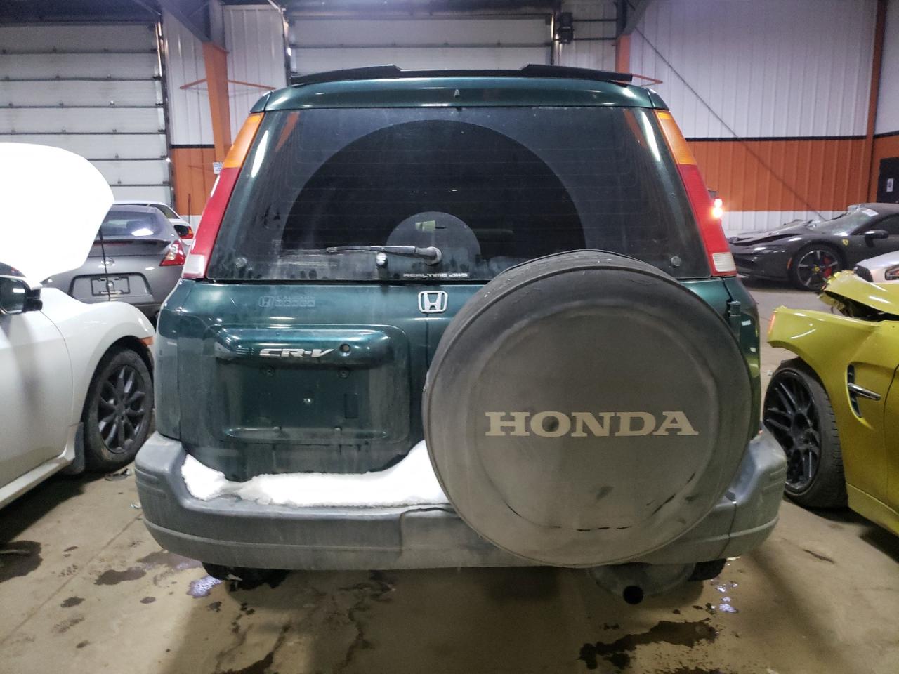 JHLRD1846YC812795 2000 Honda Cr-V Lx