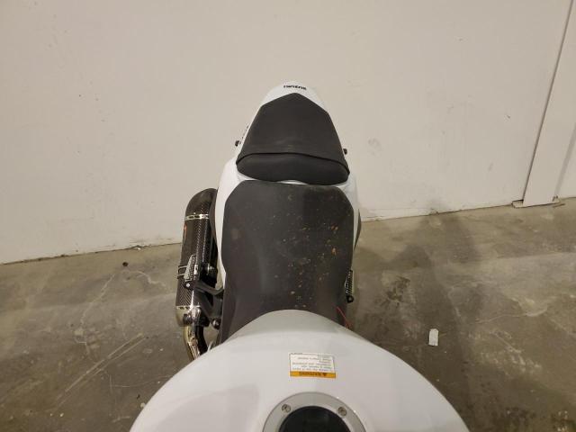 2016 SUZUKI GSX-S750 - JS1GR7NA9G2100380