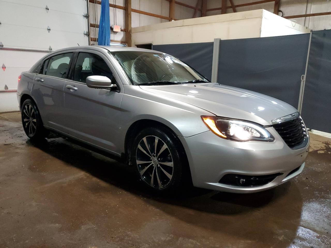 2013 Chrysler 200 Touring vin: 1C3CCBBG8DN706852