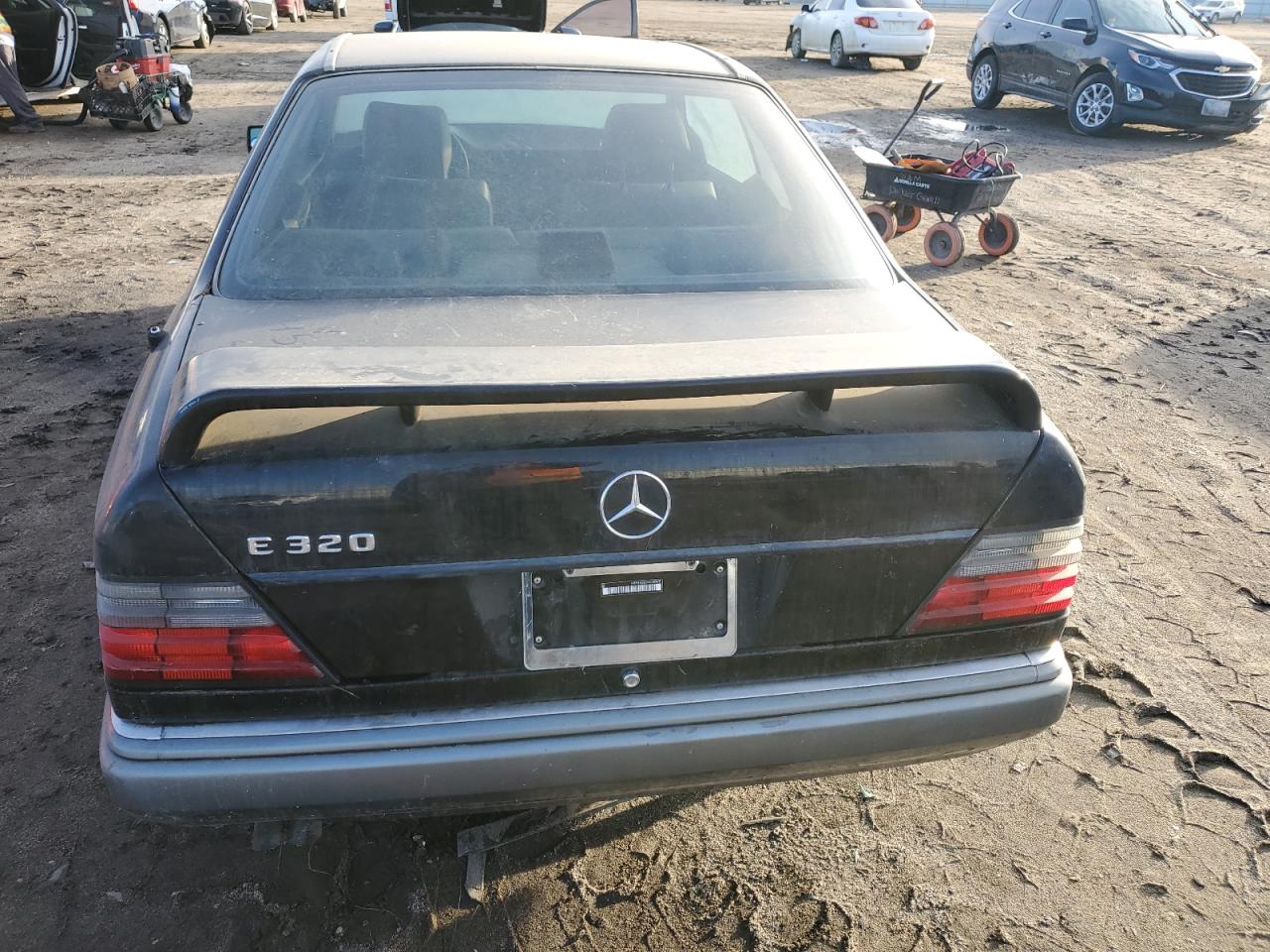 WDBEA52EXRC109617 1994 Mercedes-Benz E 320