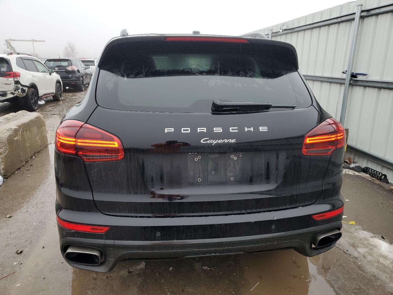 2017 Porsche Cayenne vin: WP1AA2A25HKA87552