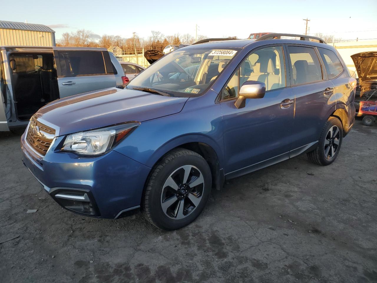 2018 Subaru Forester 2.5I Premium vin: JF2SJAECXJH528745