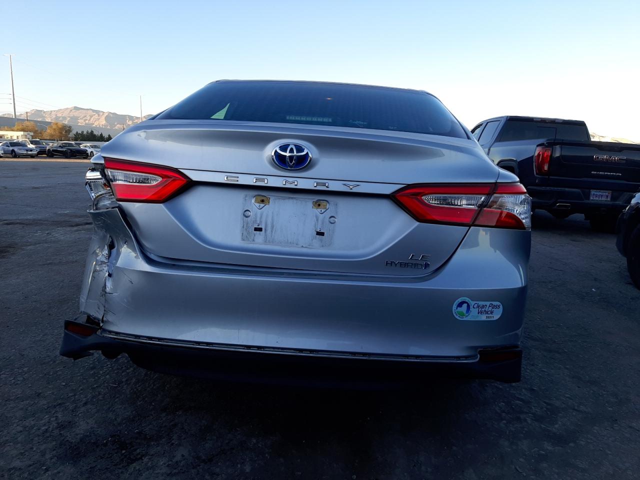 2018 Toyota Camry Le vin: 4T1B31HK9JU502796