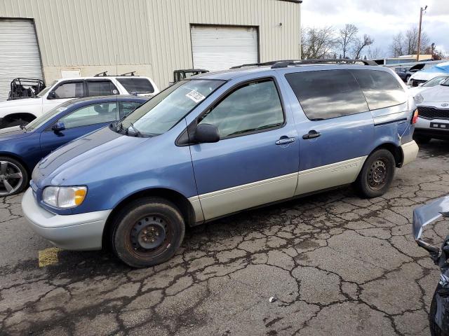 1998 Toyota Sienna LE