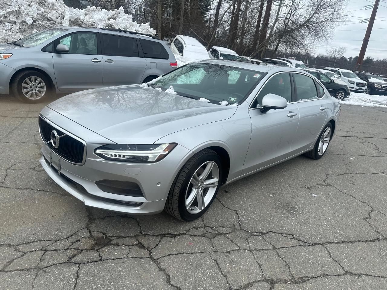 2018 Volvo S90 T5 Momentum vin: LVY982MK9JP027741