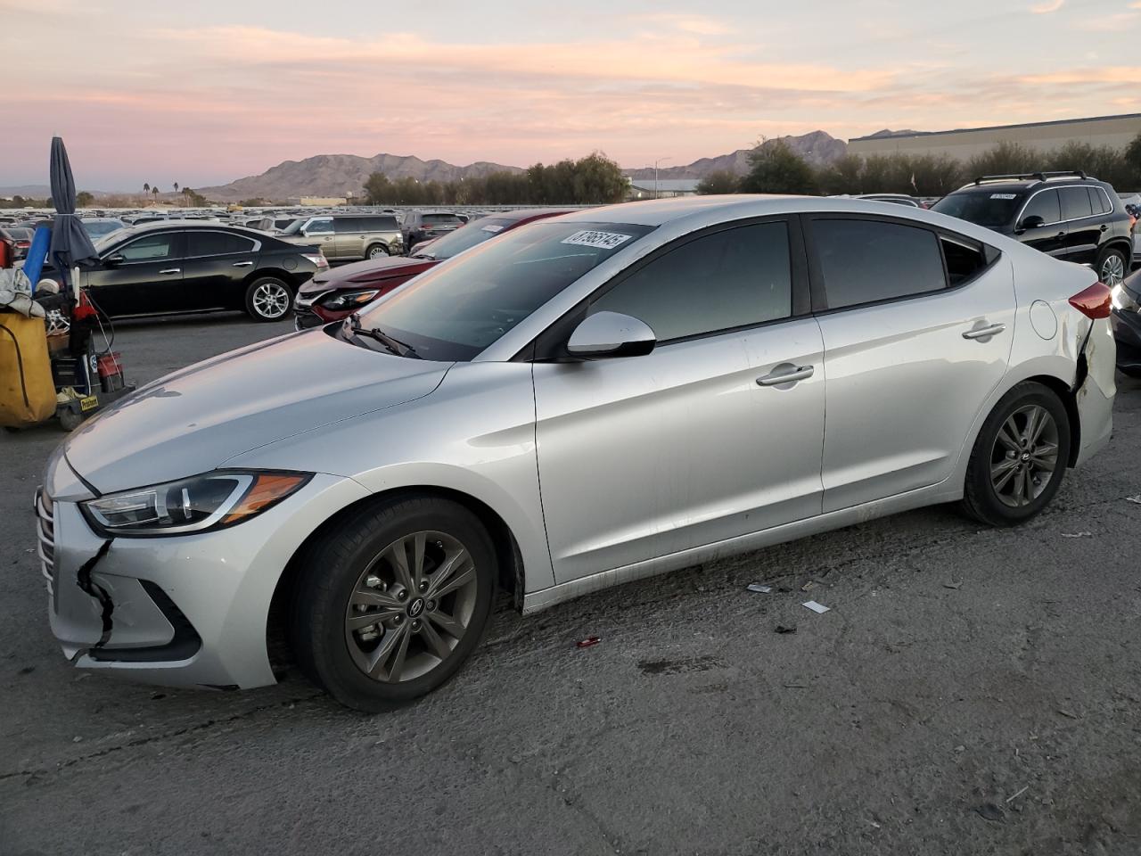 HYUNDAI ELANTRA SE