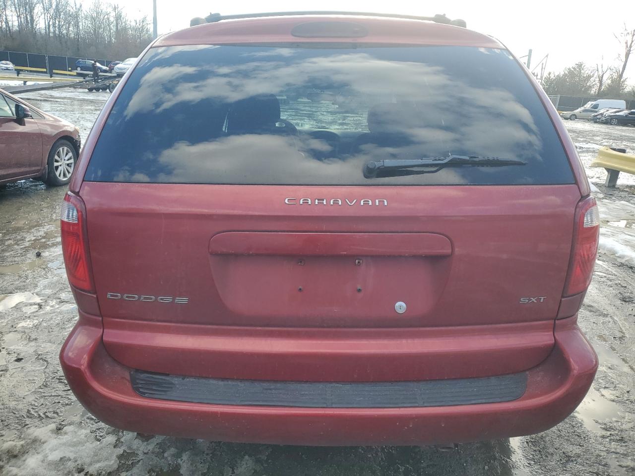 Lot #3055315362 2005 DODGE CARAVAN SX