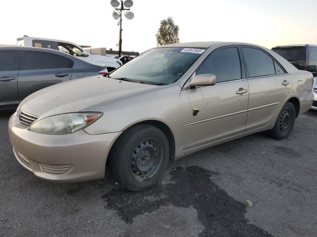 TOYOTA CAMRY LE 2005 tan  gas 4T1BE32K95U072868 photo #1