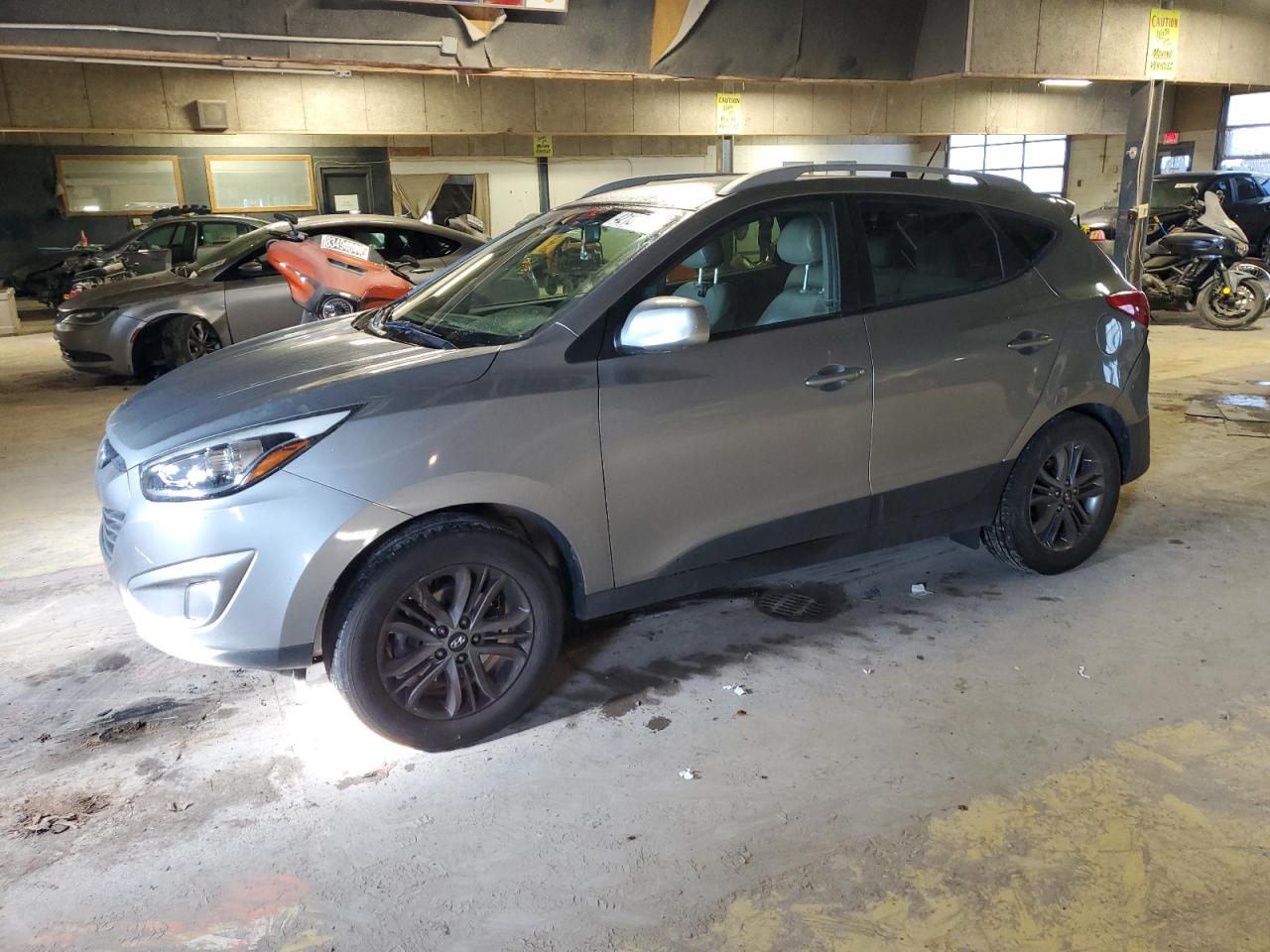  Salvage Hyundai TUCSON