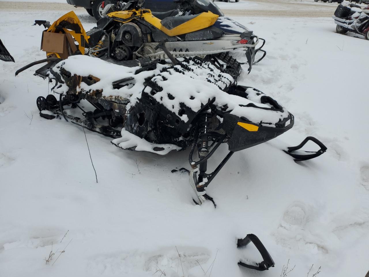 Lot #3115914475 2016 SKI DOO SNOWBMOBIL