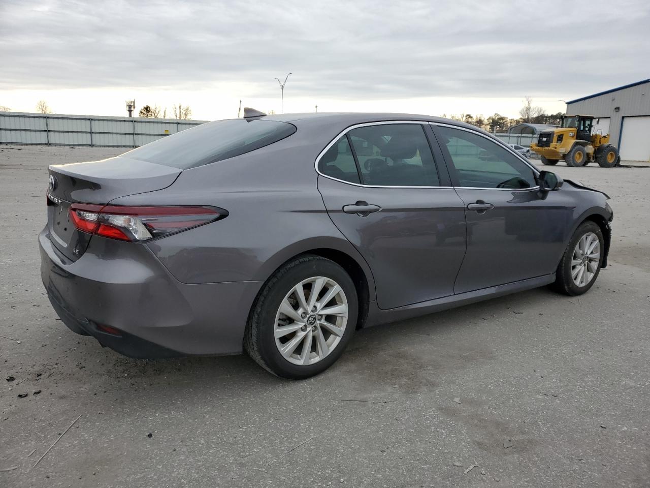 Toyota Camry le 2024