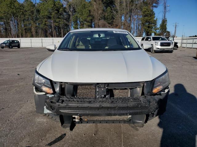 2017 VOLKSWAGEN PASSAT S - 1VWAT7A32HC080230