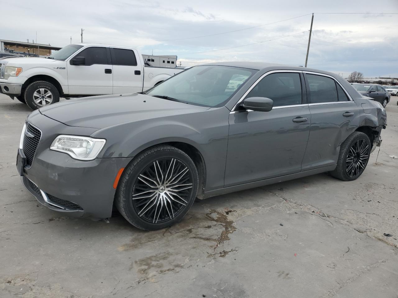  Salvage Chrysler 300