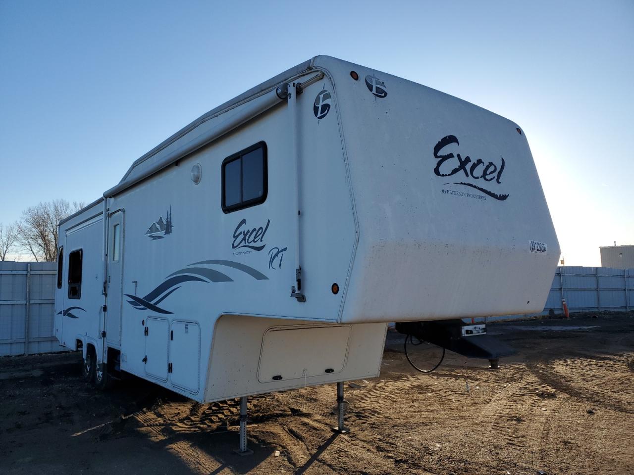  Salvage Exce 5th Wheel