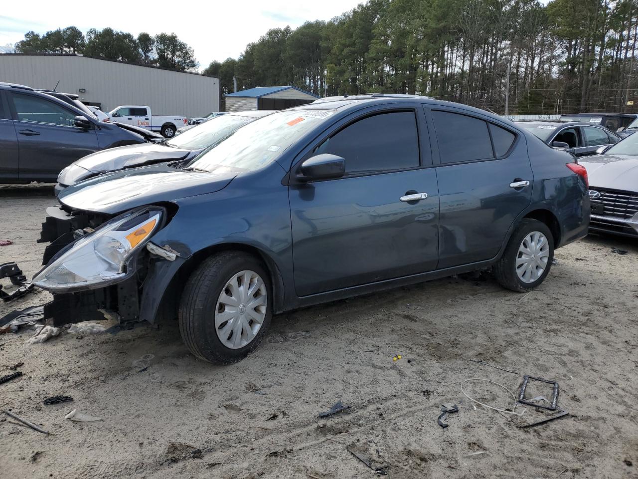 Lot #3044476738 2016 NISSAN VERSA S