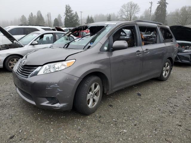 TOYOTA SIENNA LE