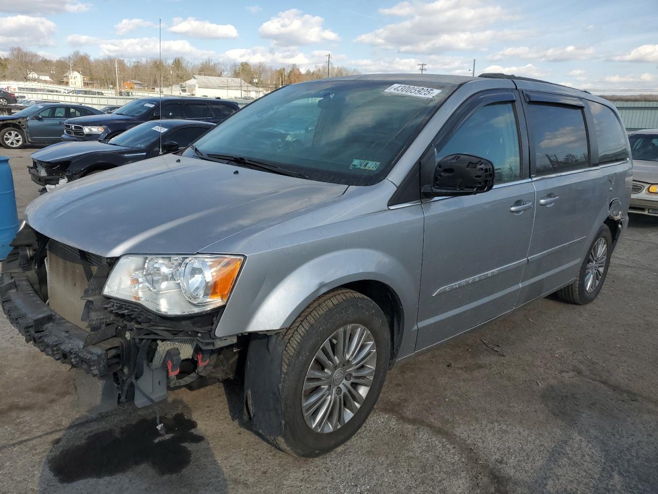  Salvage Chrysler Minivan