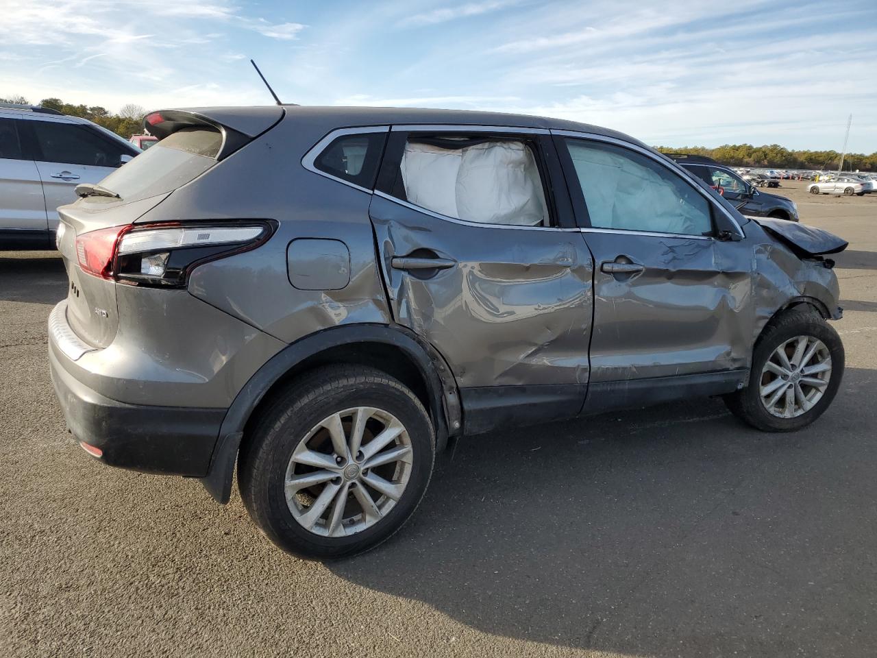 NISSAN ROGUE SPORT S