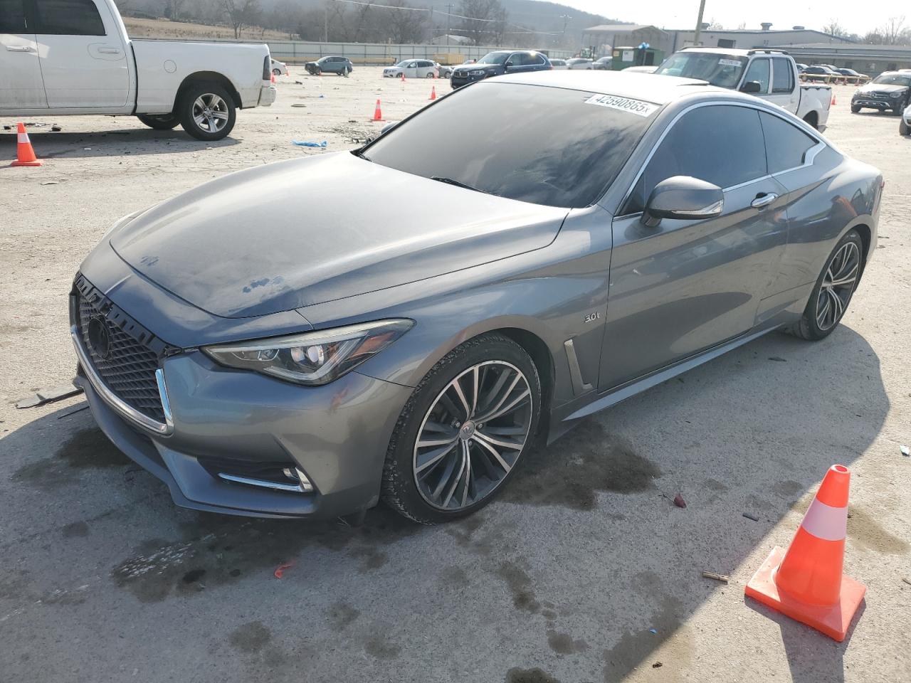 INFINITI Q60 LUXE 300