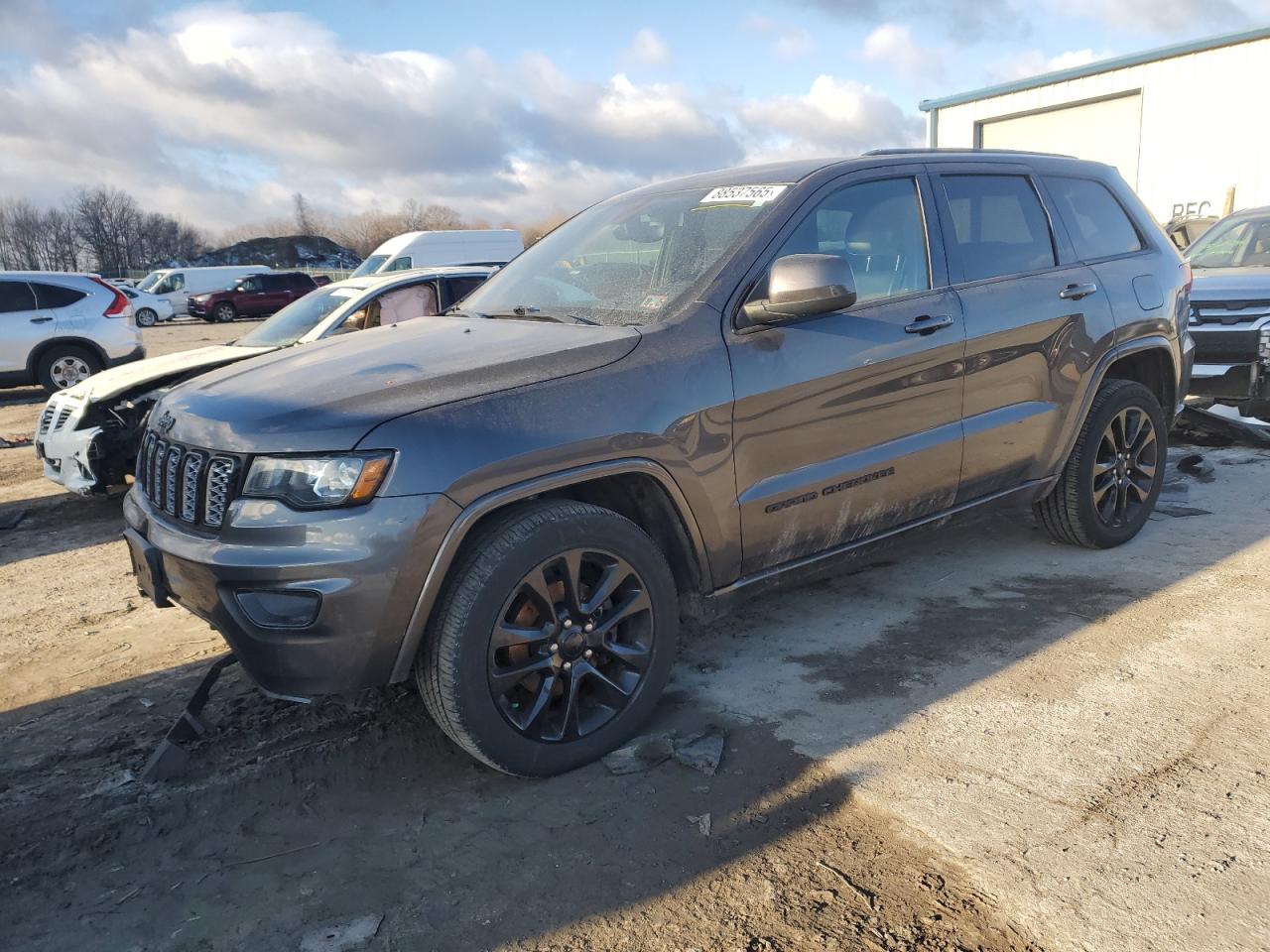  Salvage Jeep Grand Cherokee