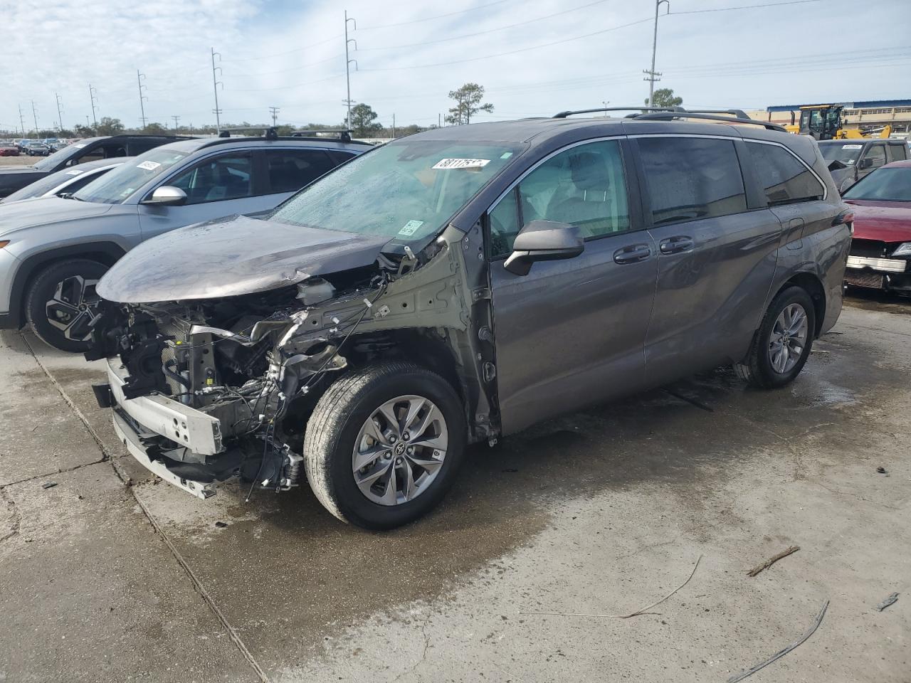  Salvage Toyota Sienna