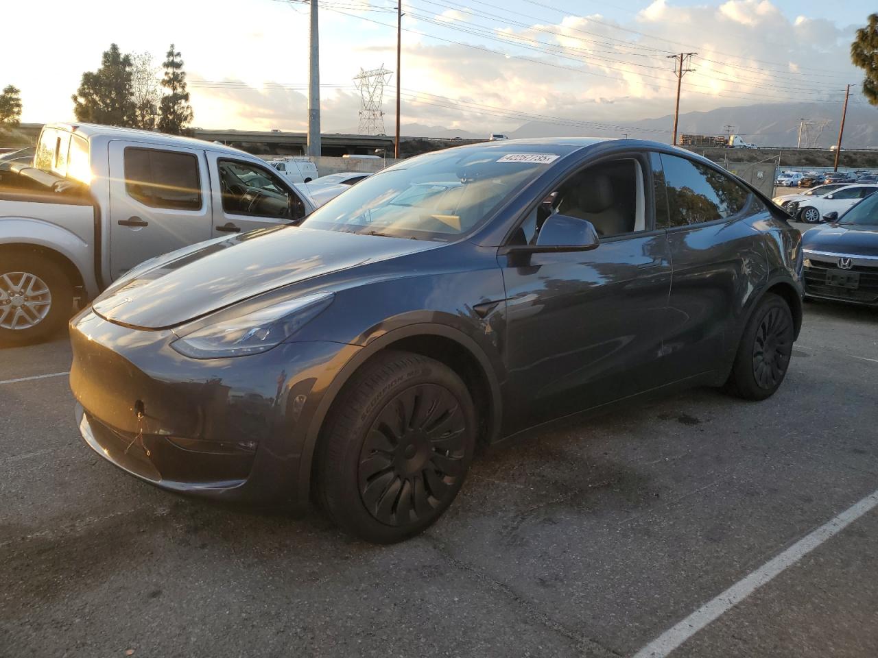 yeda 様 2021 TESLA MODEL Y SPORT UTILITY VEHICLE | 5YJYGDEE4MF084857