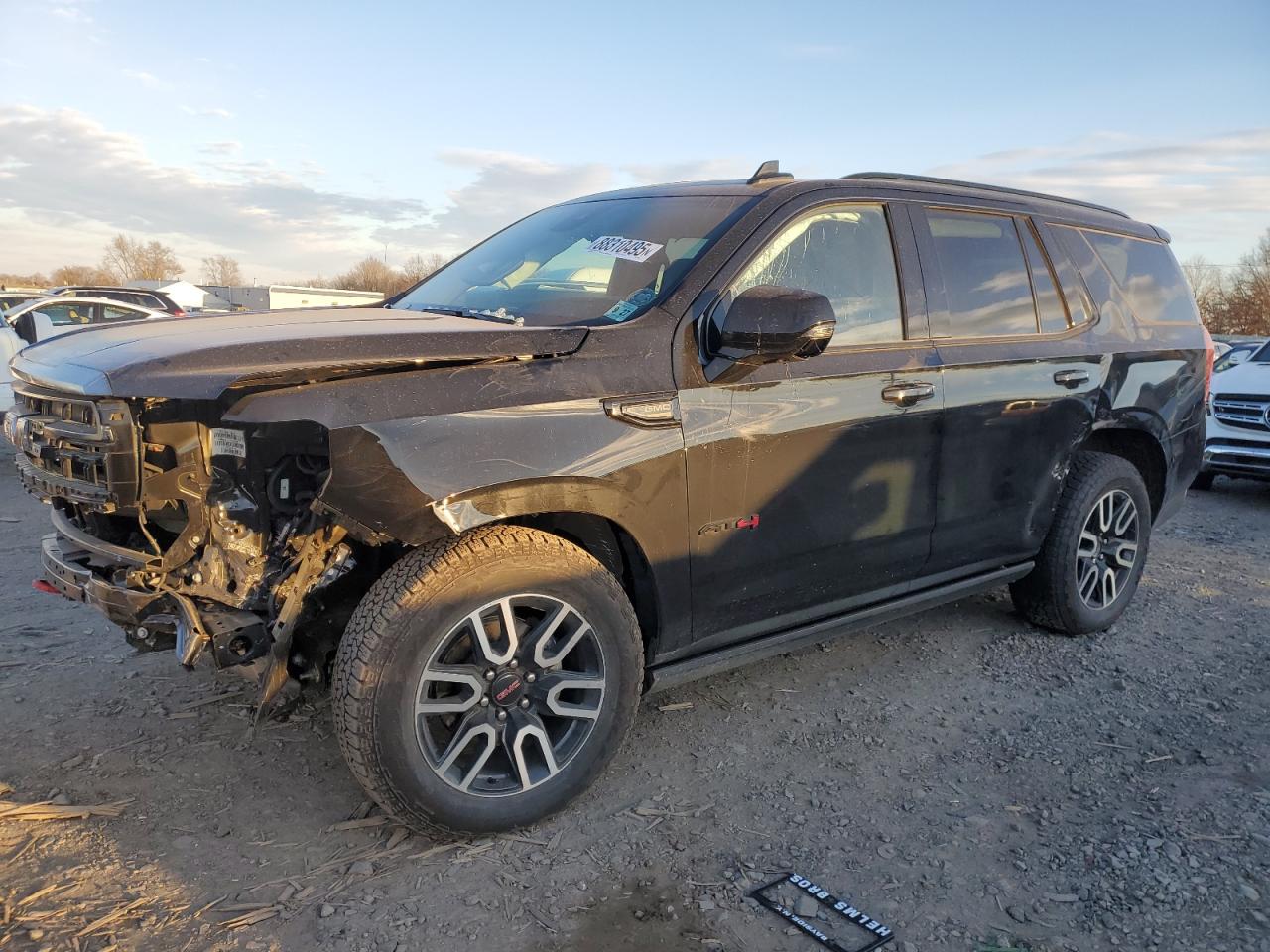 GMC YUKON AT4